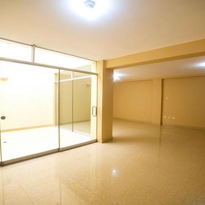 VENTA DE CASA DE 3 PISOS EN URB. LOS FICUS - PIMENTEL